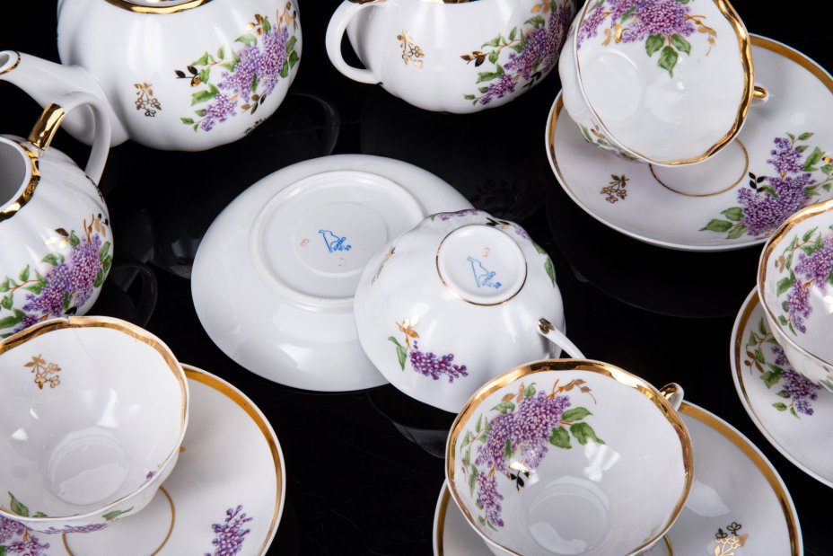 Сервиз чайный на 6 персон "Сирень" (15 предметов), фарфор, деколь, золочение, Дулевский фарфоровый завод (Дулёво), СССР, 1963 г.