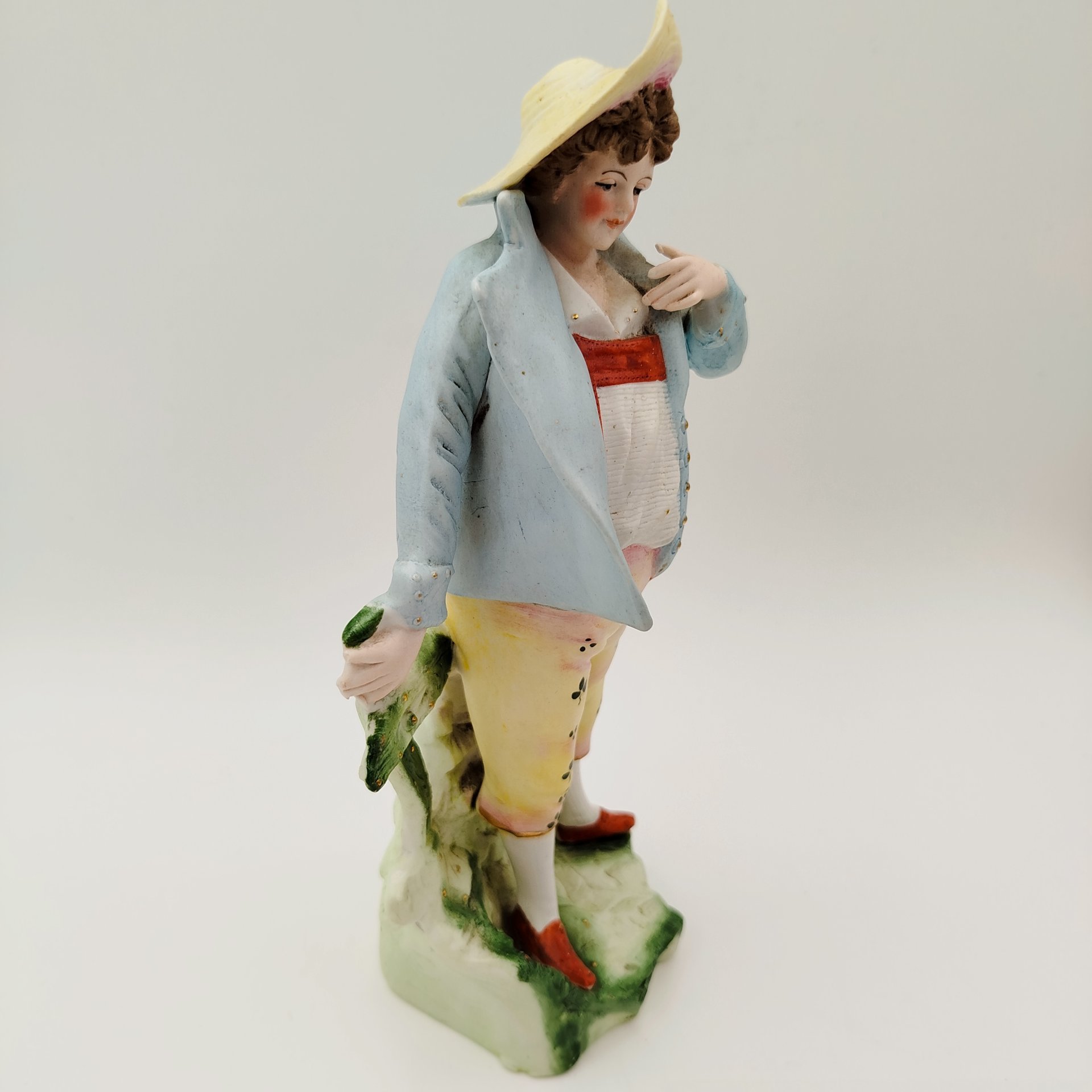Статуэтка "Юноша у изгороди", фарфор, роспись, Западная Европа, 1920-1940 гг.