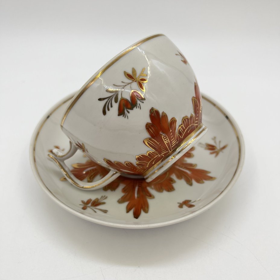 Чайная пара "Барбарис", автор Е. П. Смирнов, фарфор, роспись, золочение, Дмитровский фарфоровый завод (ДФЗ Вербилки), СССР, 1954-1965 гг.