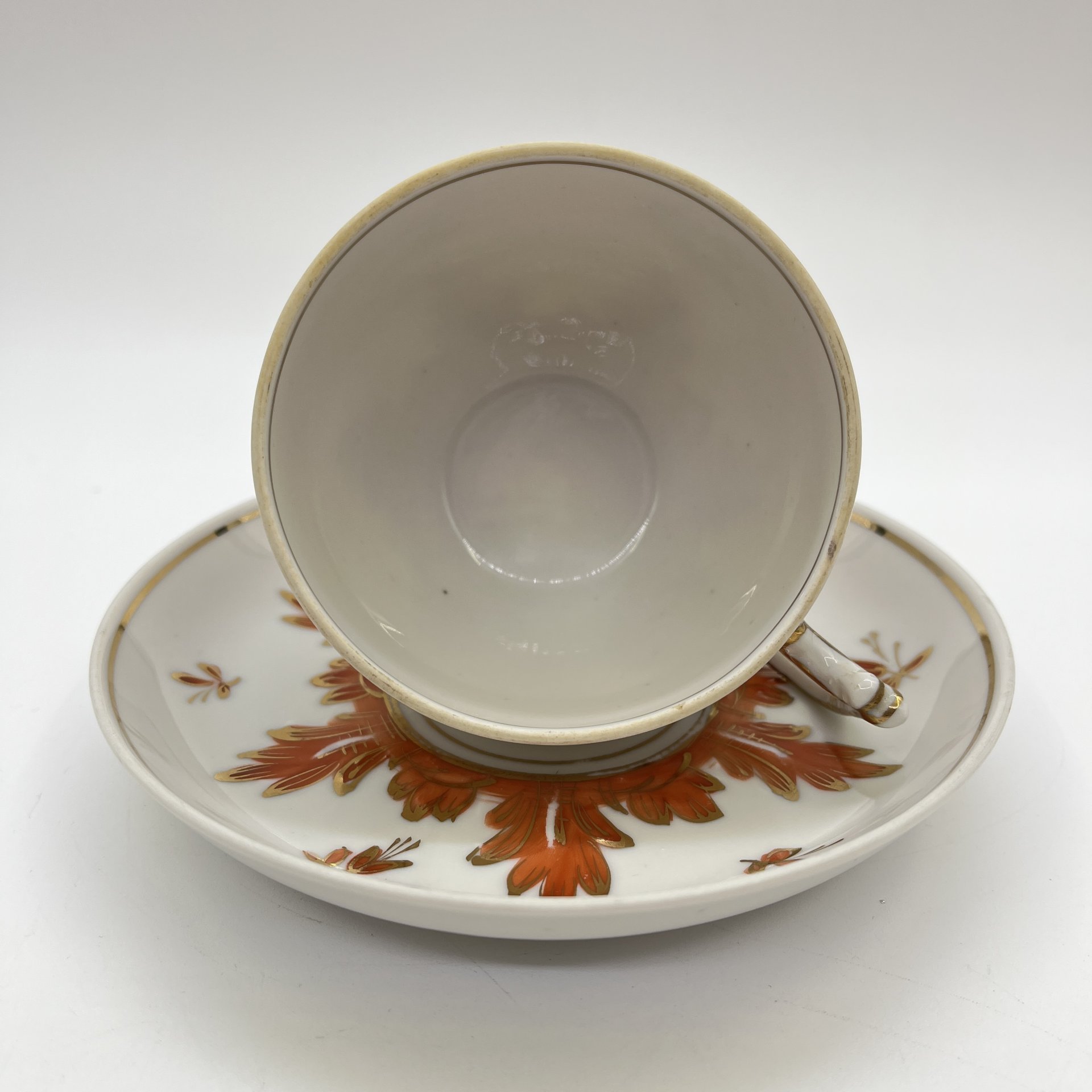 Чайная пара "Барбарис", автор Е. П. Смирнов, фарфор, роспись, золочение, Дмитровский фарфоровый завод (ДФЗ Вербилки), СССР, 1954-1965 гг.