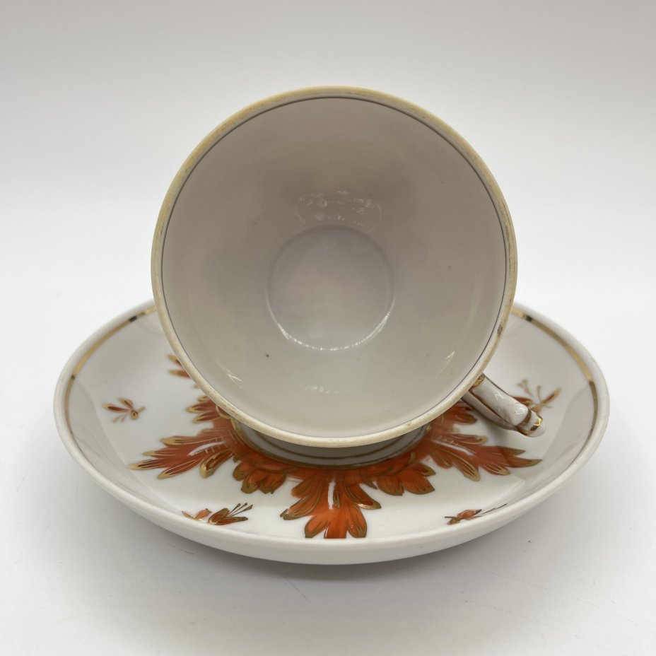 Чайная пара "Барбарис", автор Е. П. Смирнов, фарфор, роспись, золочение, Дмитровский фарфоровый завод (ДФЗ Вербилки), СССР, 1954-1965 гг.