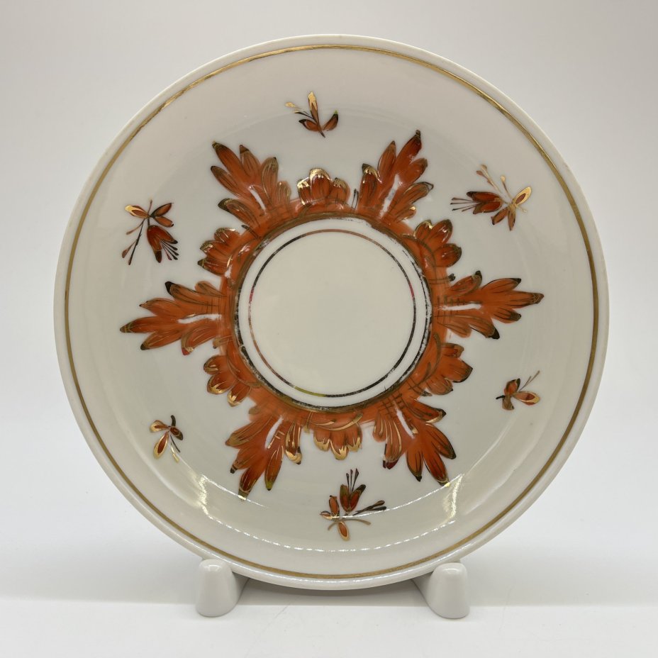 Чайная пара "Барбарис", автор Е. П. Смирнов, фарфор, роспись, золочение, Дмитровский фарфоровый завод (ДФЗ Вербилки), СССР, 1954-1965 гг.