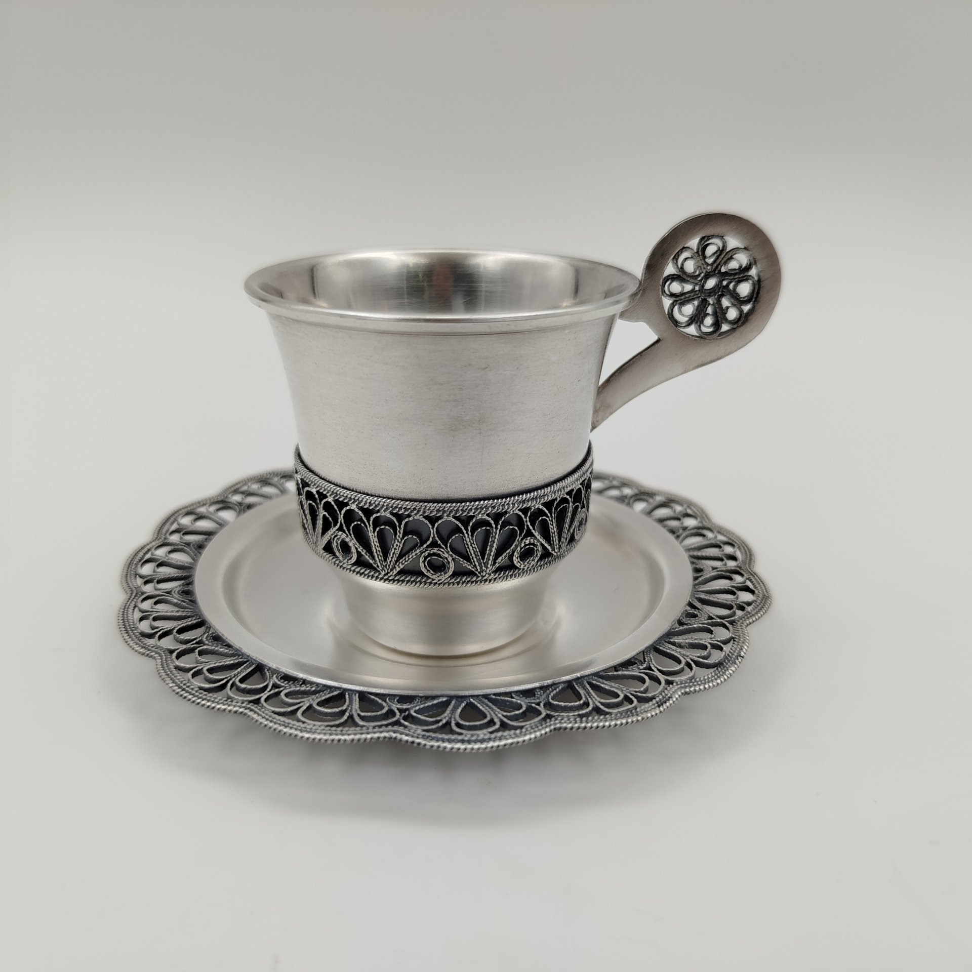 Кофейная пара украшенная ажурным декором, мельхиор (медь-никель), Мстерская художественная фабрика  «Ювелир»