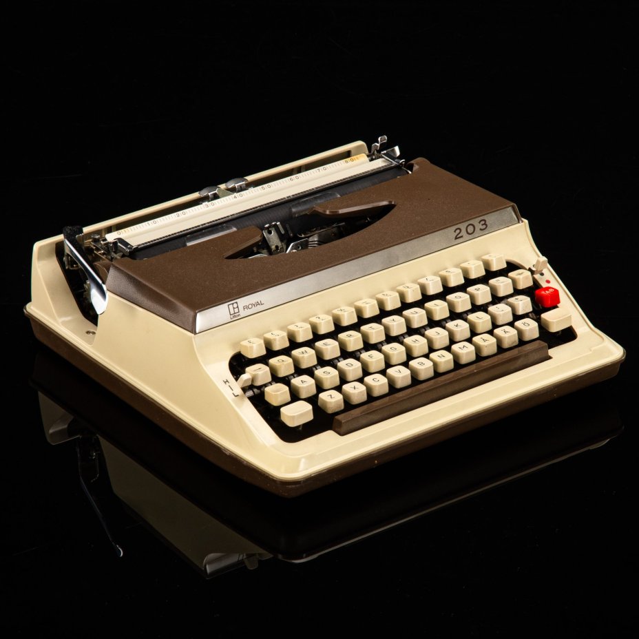 Машинка печатная "Litton Royal 203" в оригинальном кофре (клавиатура на латинице), металл, пластик, Япония, 1970-1990 гг.