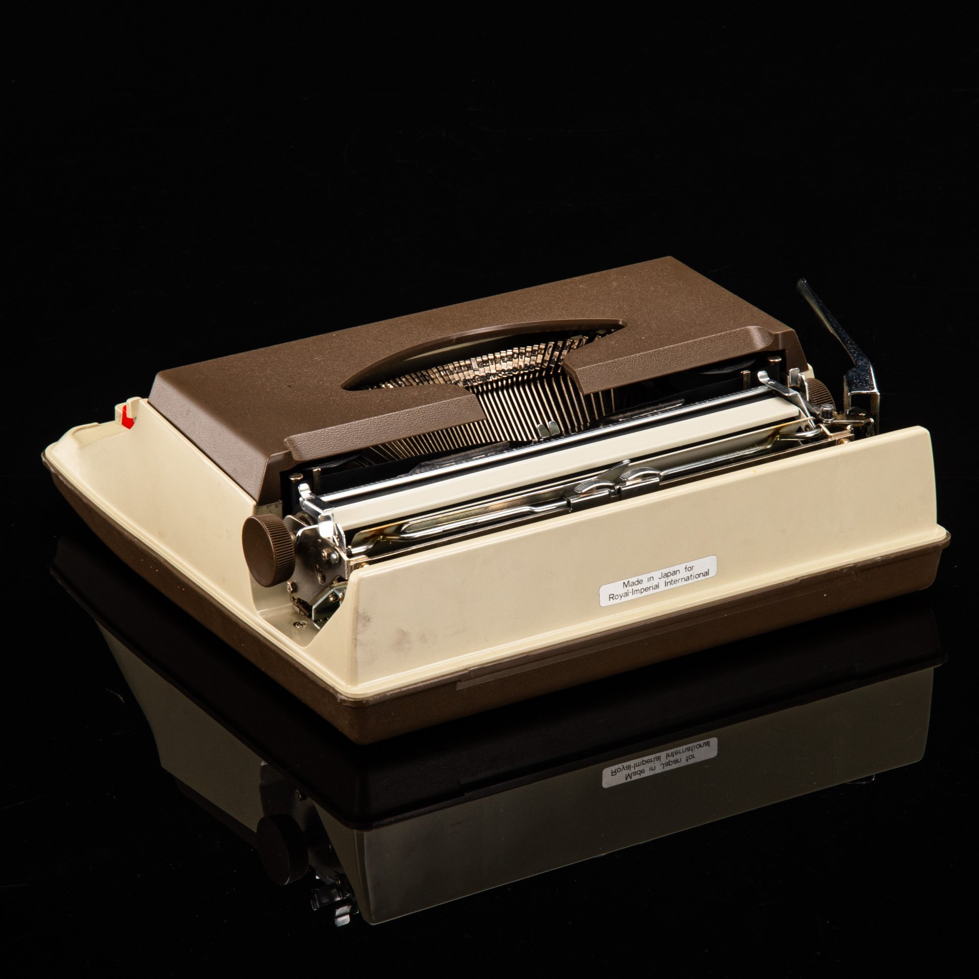 Машинка печатная "Litton Royal 203" в оригинальном кофре (клавиатура на латинице), металл, пластик, Япония, 1970-1990 гг.