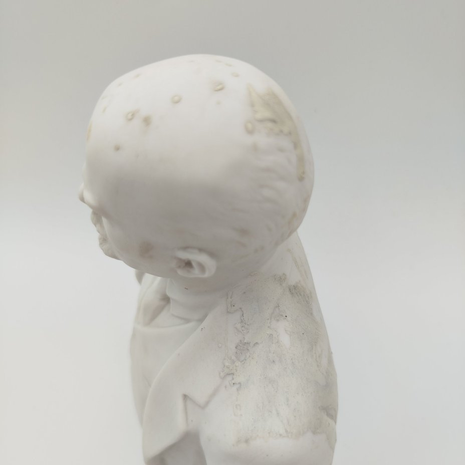 Бюст "Владимир Ильич Ленин", скульпторы Боголюбов В.Я., Ингал В.И.