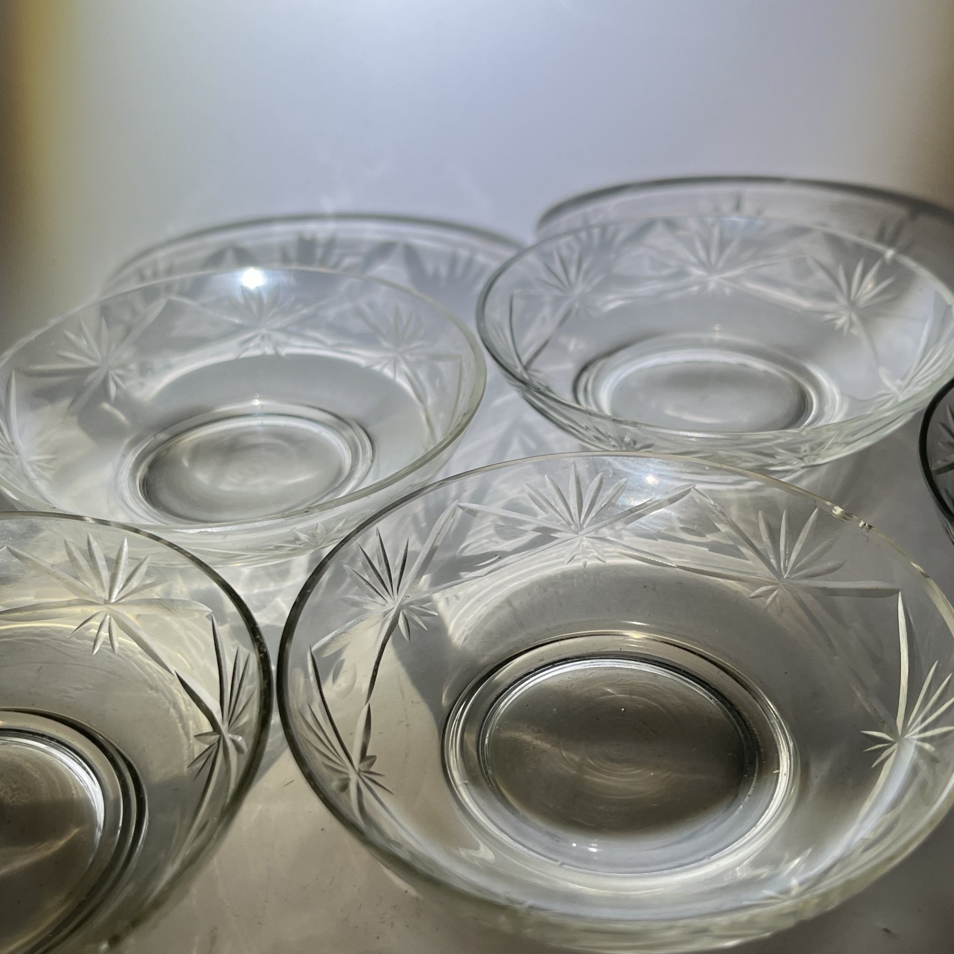 Набор из 5 розеток с резным геометрическим декором, стекло, алмазная грань, СССР, 1960-1980 гг.