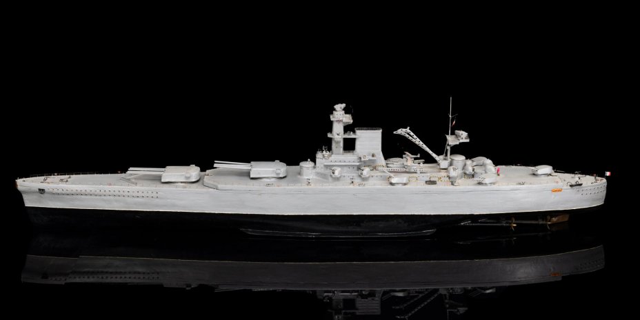 Модель французского линкора "Richelieu" в масштабе 1:234