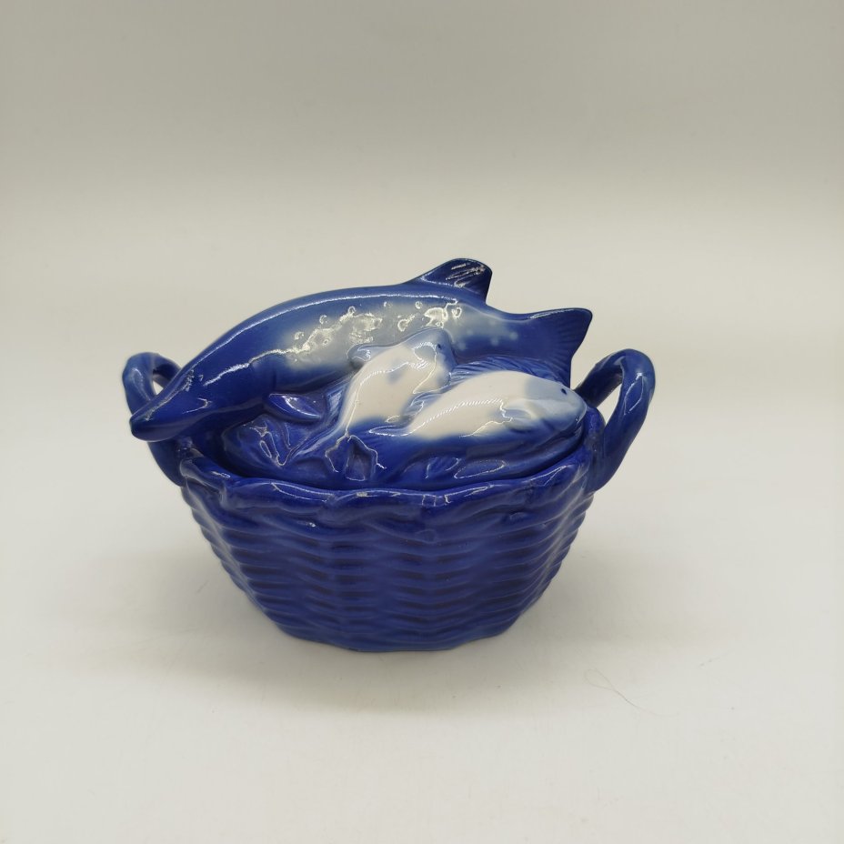 Икорница "Улов", авт. А. И. Равкин, фарфор, роспись, Фарфоровый завод «Пролетарий» (Бронница, Мста), СССР, 1976-1991 гг.