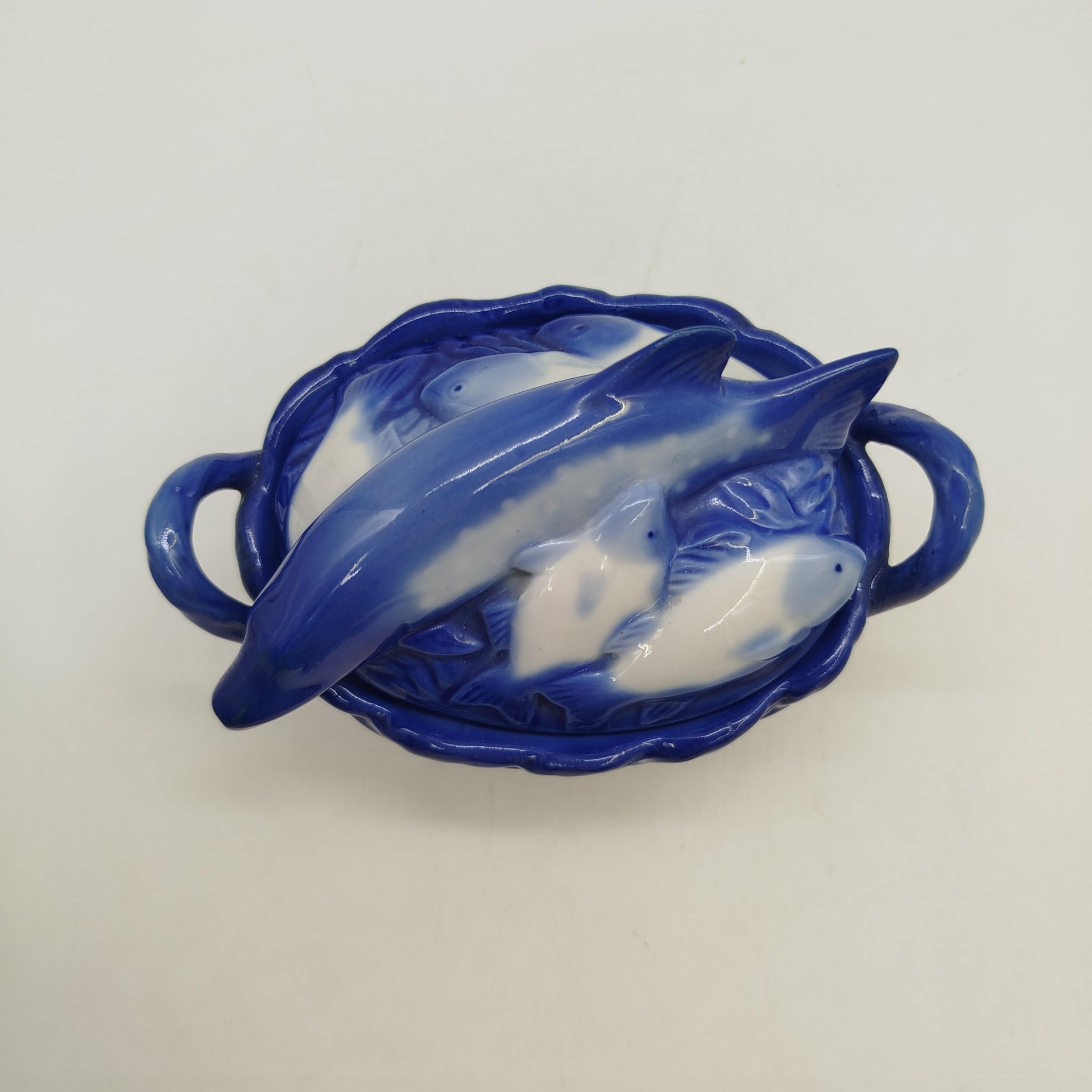 Икорница "Улов", авт. А. И. Равкин, фарфор, роспись, Фарфоровый завод «Пролетарий» (Бронница, Мста), СССР, 1976-1991 гг.