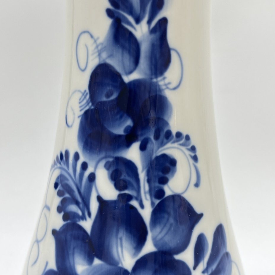 Вазочка для букета с расписным цветочным декором, Кашаева, Гжель