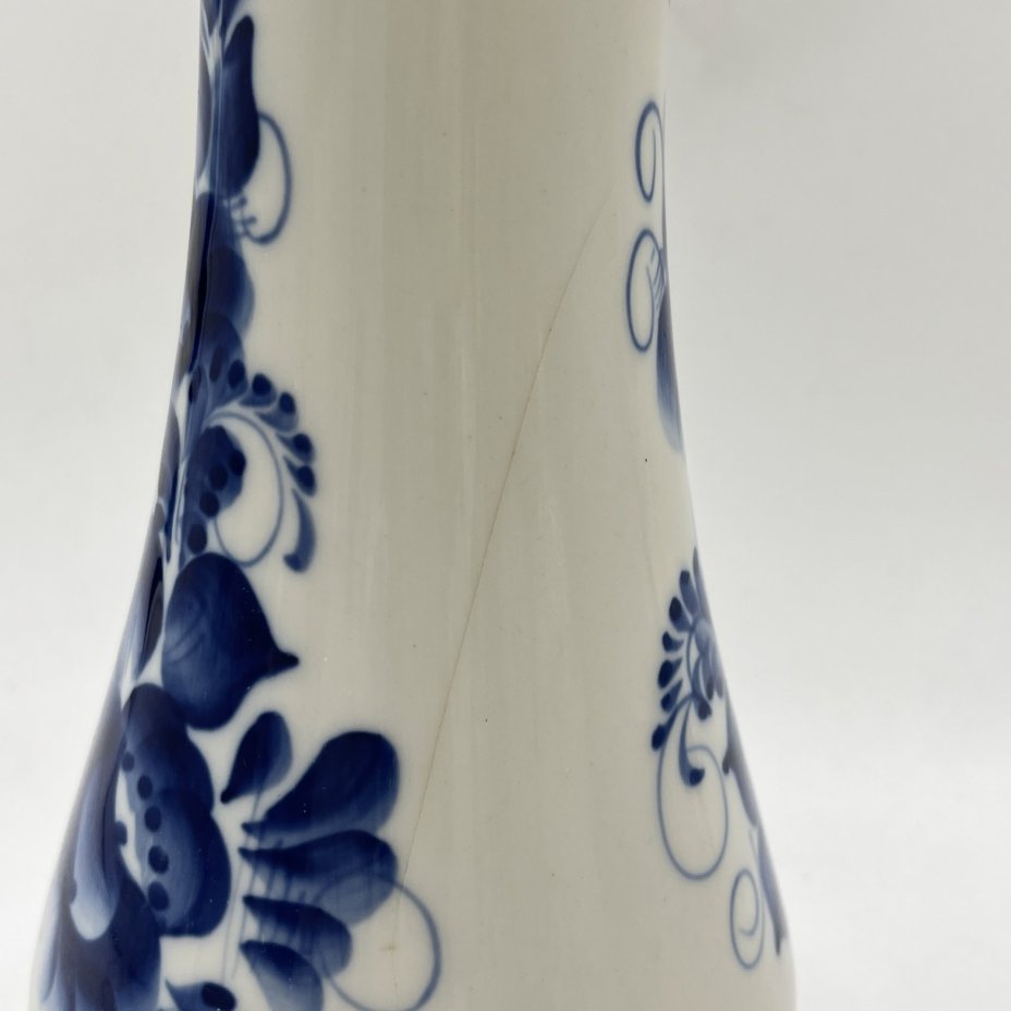 Вазочка для букета с расписным цветочным декором, Кашаева, Гжель