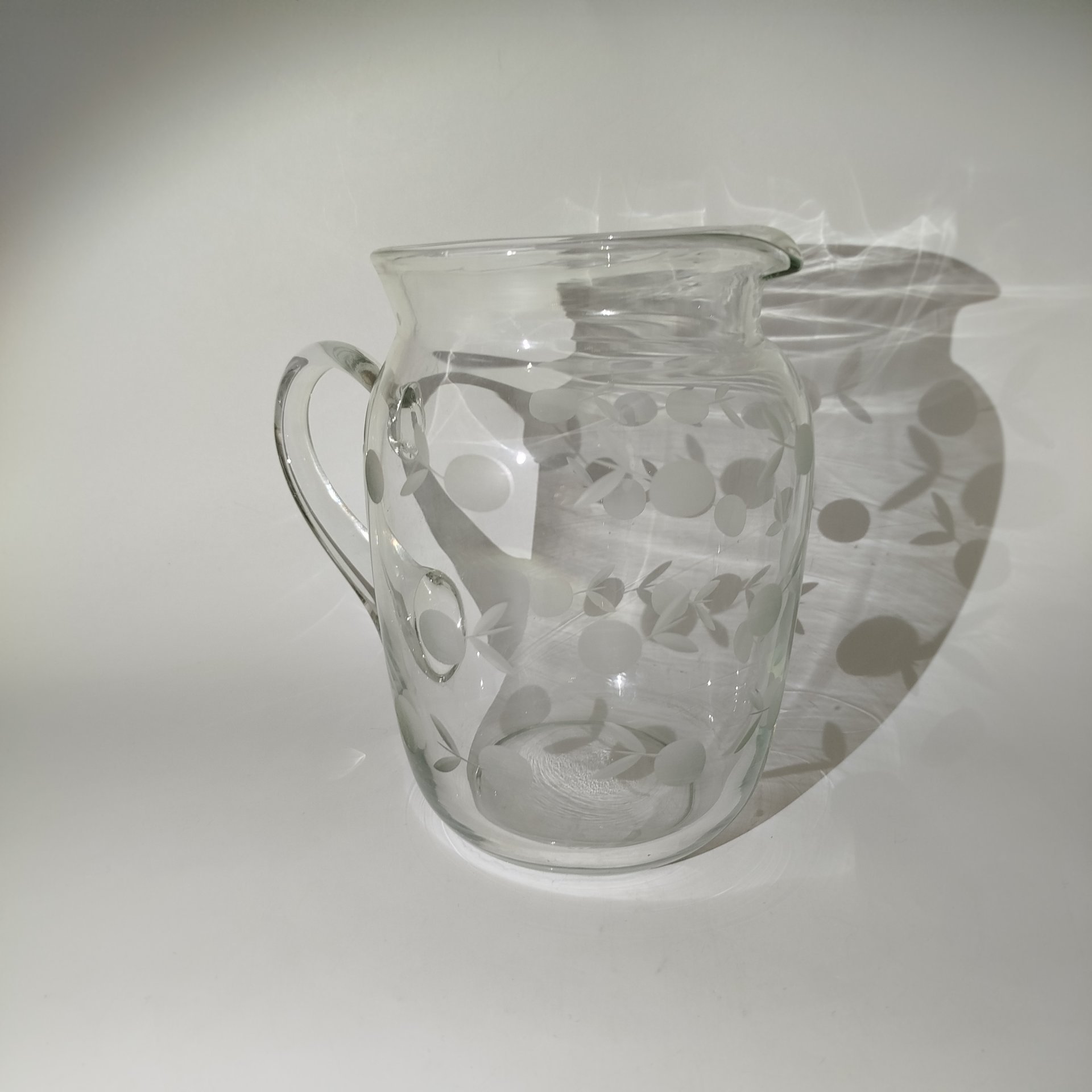 Кувшин с растительным декором, стекло, гранение, СССР, 1960-1980 гг.