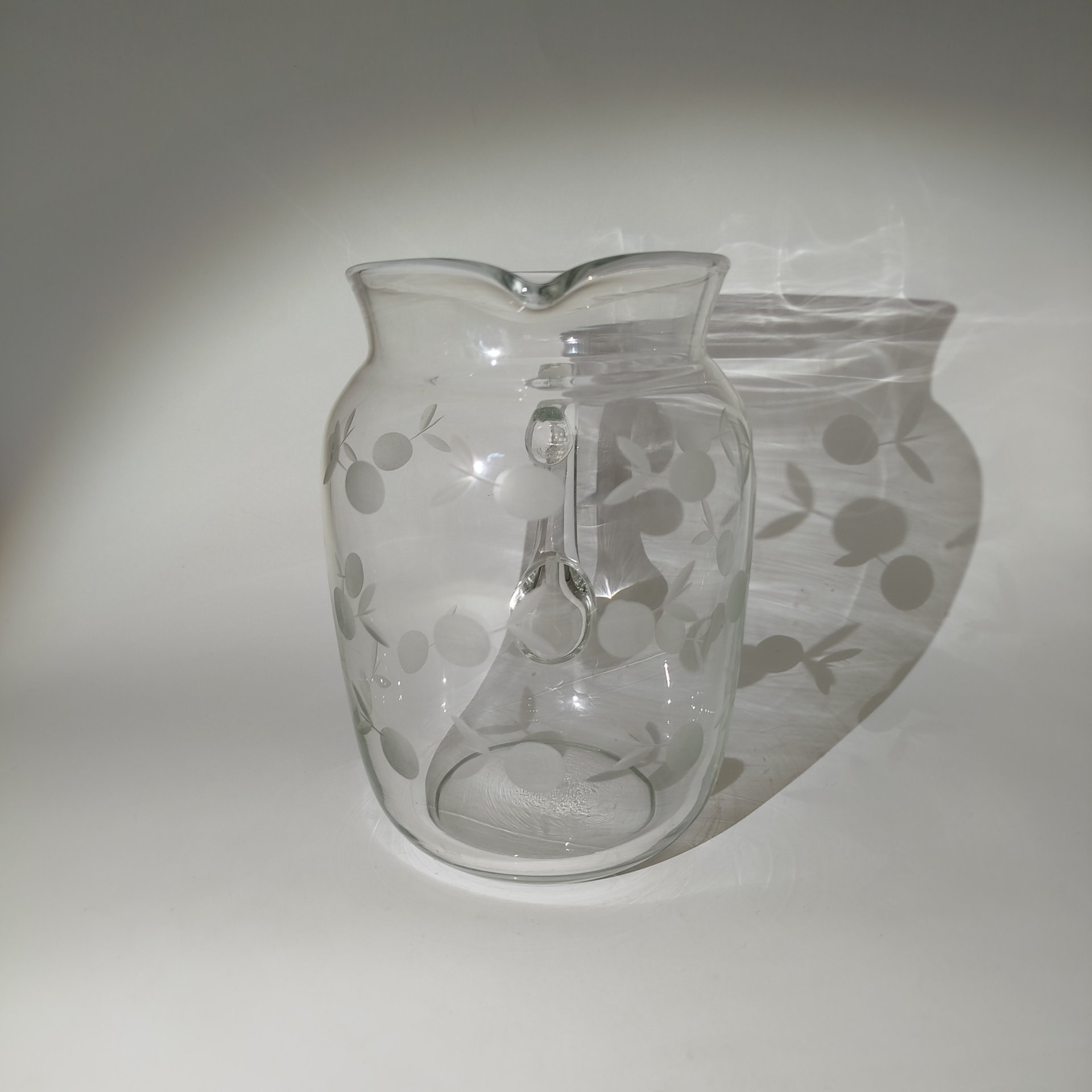 Кувшин с растительным декором, стекло, гранение, СССР, 1960-1980 гг.