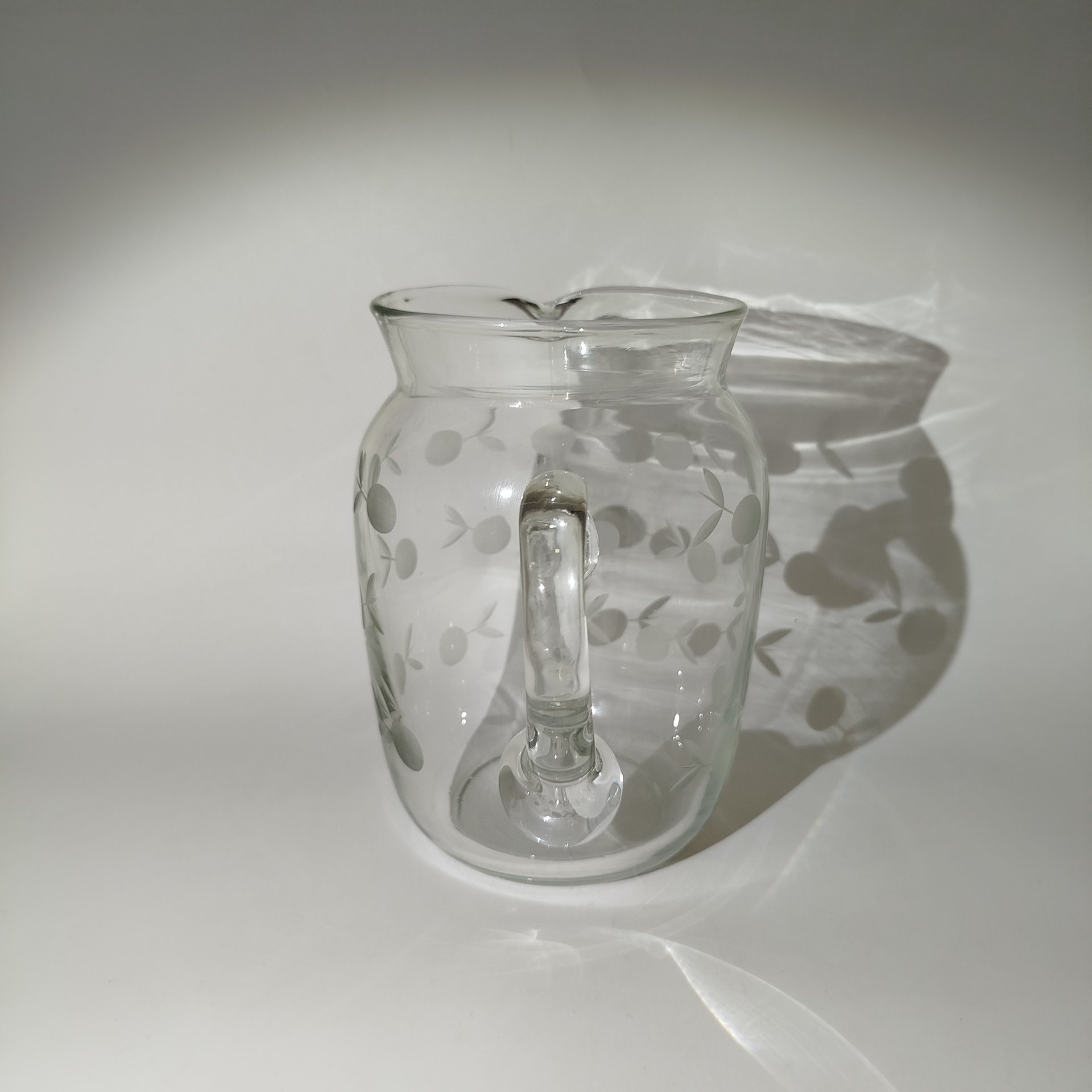 Кувшин с растительным декором, стекло, гранение, СССР, 1960-1980 гг.