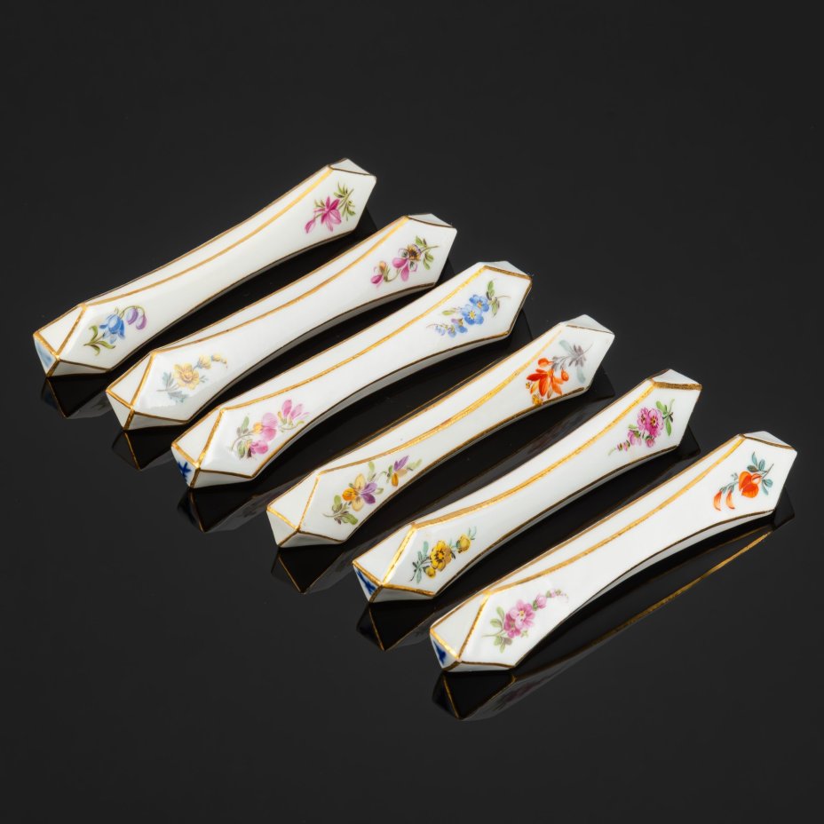 Набор из шести подставок для столовых приборов (porte-couteau), украшенных цветочным декором, Meissen (Мейсенский фарфор)