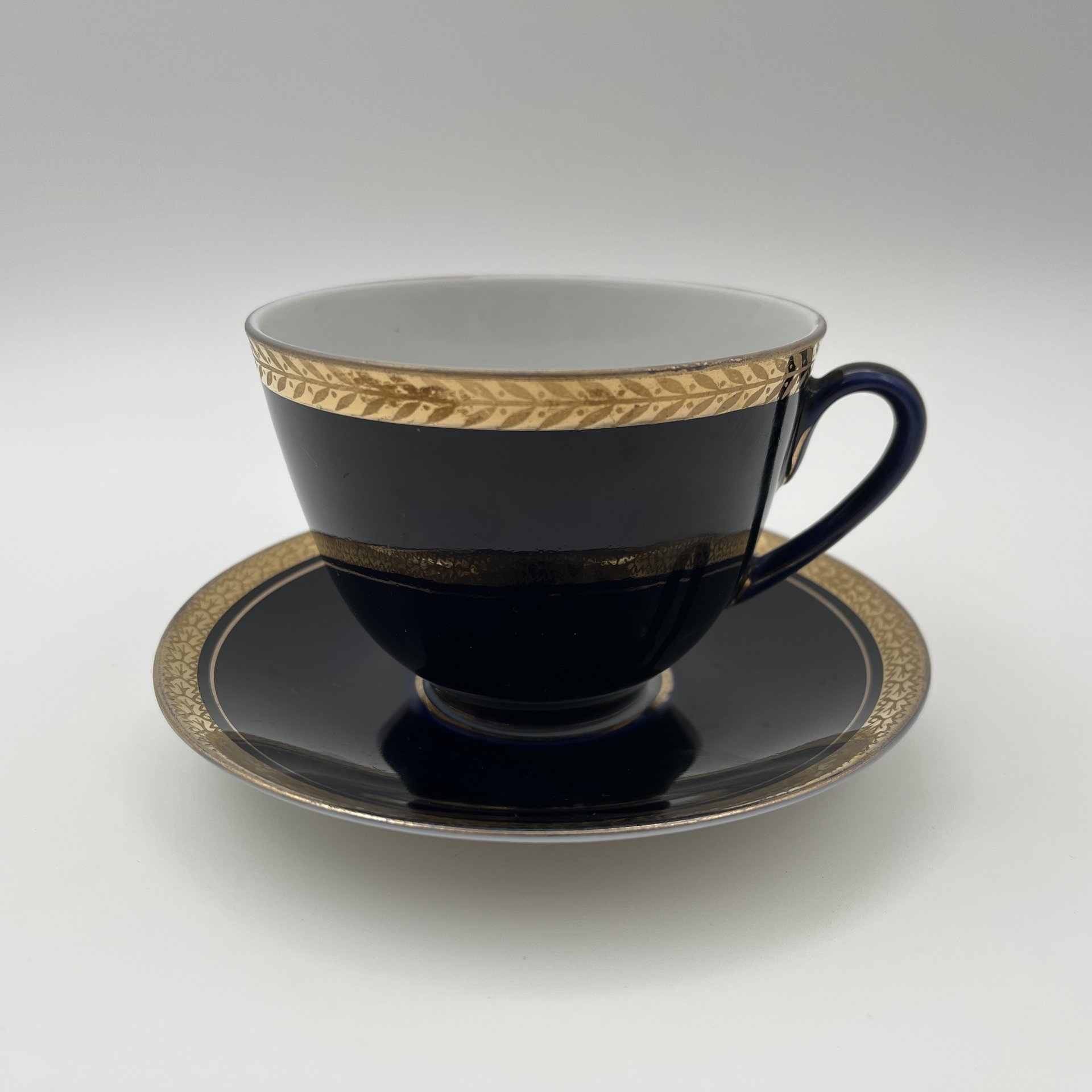 Пара чайная (в подборе), фарфор, крытье кобальтом, золочение, Ленинградский фарфоровый завод (ЛФЗ), СССР, 1970-1990 гг.