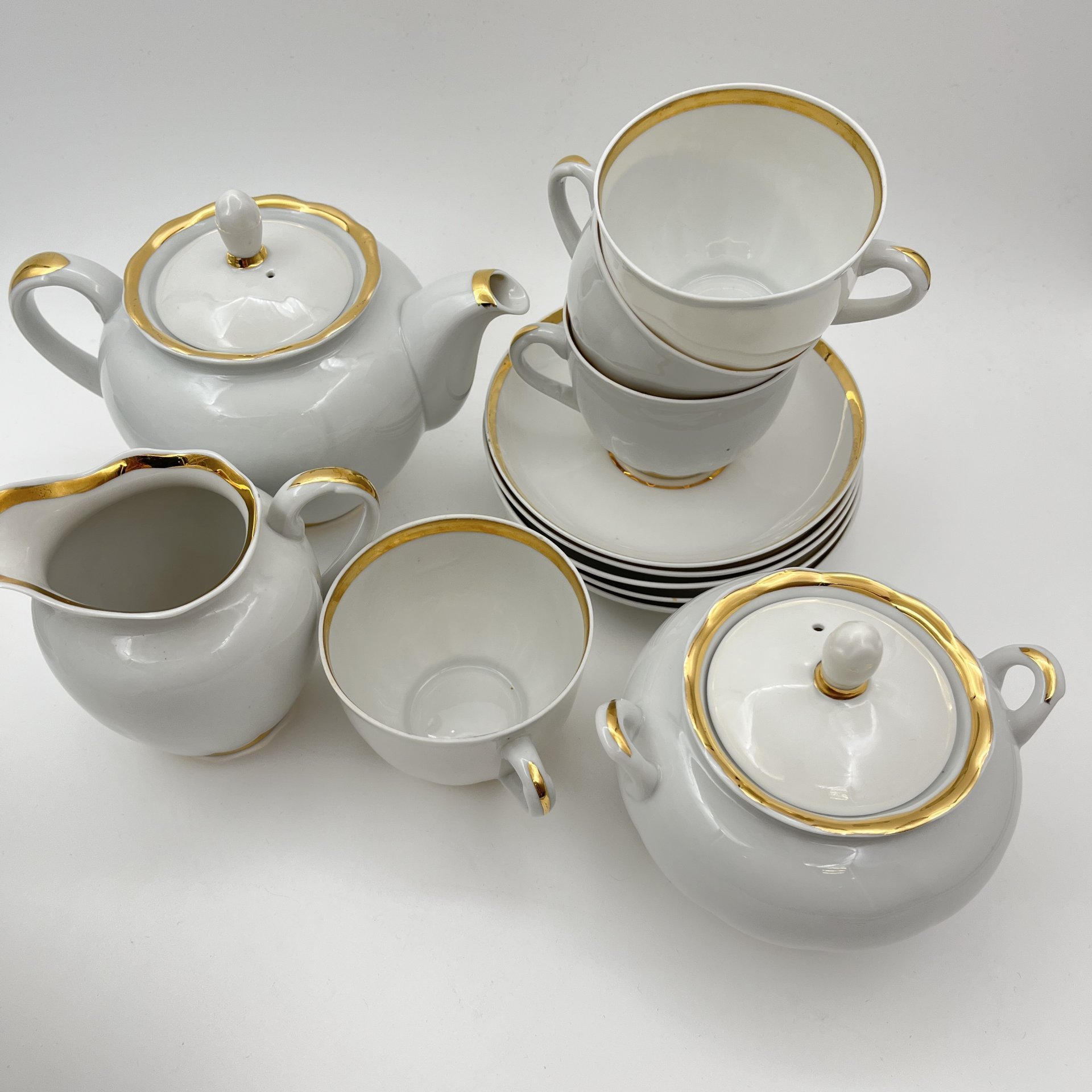 Сервиз чайный с лаконичным декором на 4 персоны (12 предметов), фарфор, золочение, Дмитровский фарфоровый завод (ДФЗ Вербилки), СССР, 1954-1965 гг.