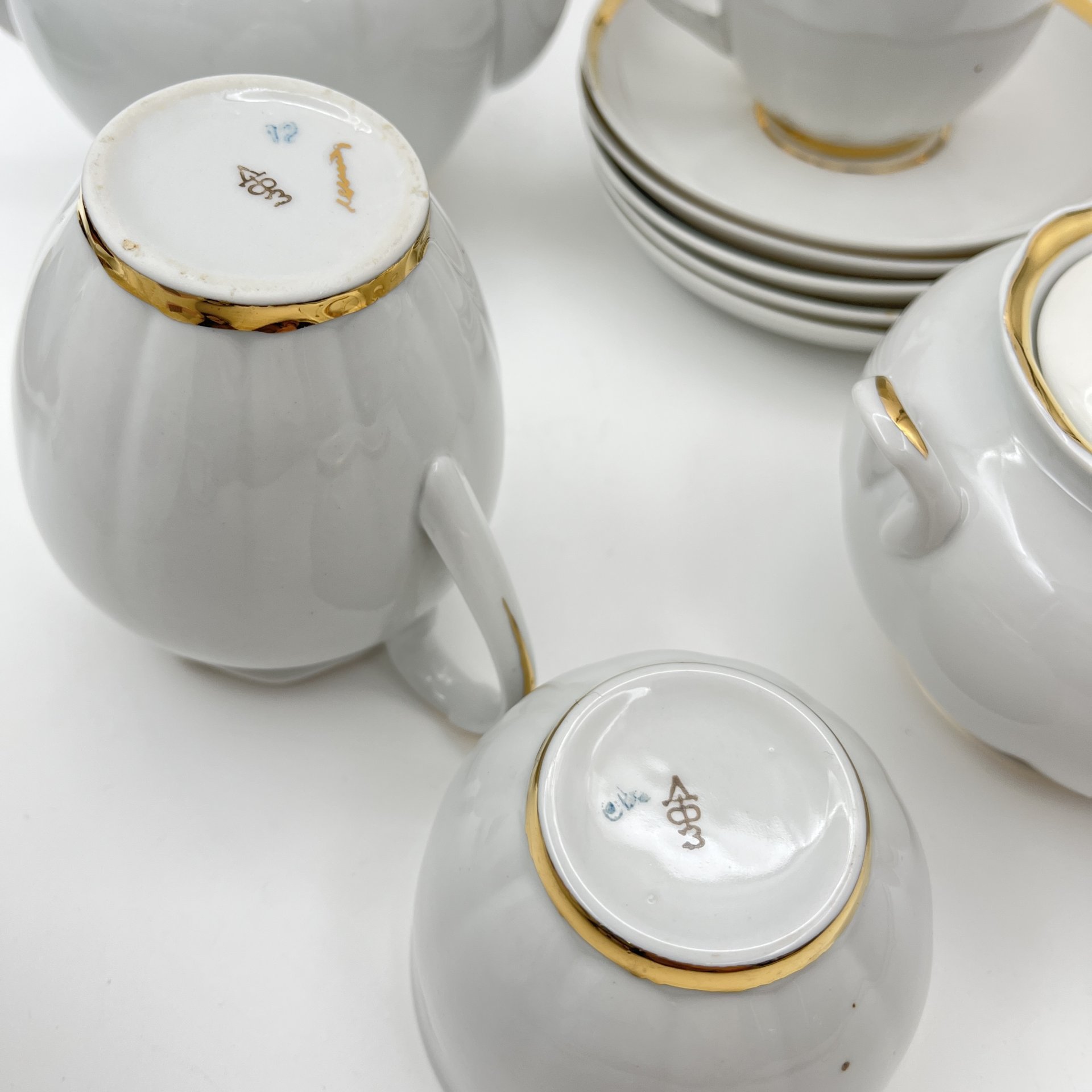 Сервиз чайный с лаконичным декором на 4 персоны (12 предметов), фарфор, золочение, Дмитровский фарфоровый завод (ДФЗ Вербилки), СССР, 1954-1965 гг.