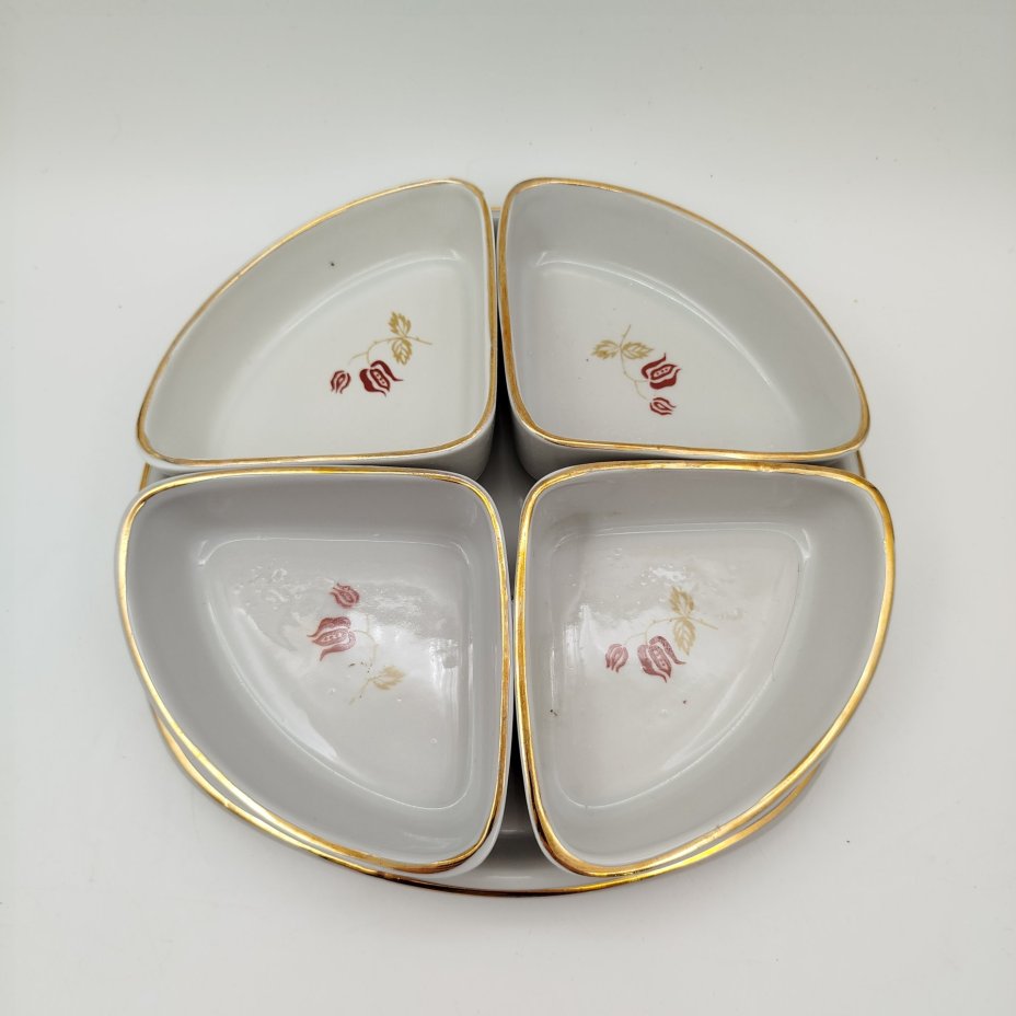 Менажница четырехсекционная с цветочным декором, фарфор, деколь, золочение, Рижский фарфорово-фаянсовый завод, СССР, 1960-1980 гг.