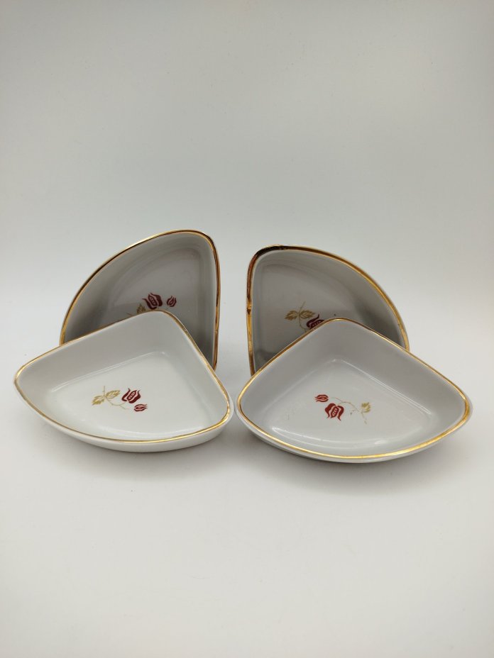 Менажница четырехсекционная с цветочным декором, фарфор, деколь, золочение, Рижский фарфорово-фаянсовый завод, СССР, 1960-1980 гг.