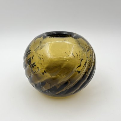 Ваза округлой формы с рельефным витым декором, стекло, гутная техника, СССР, 1970-1990 гг.