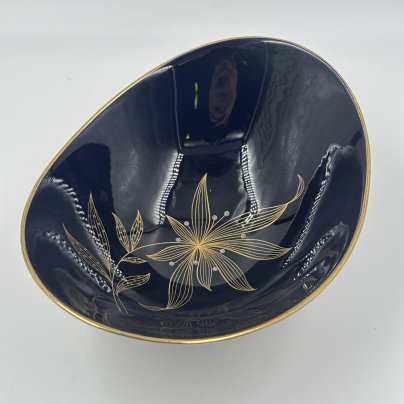 Салатник из сервиза "Bali" кобальтового цвета с изображением золотого цветка, Weimar Porzellan (Веймарский фарфор)
