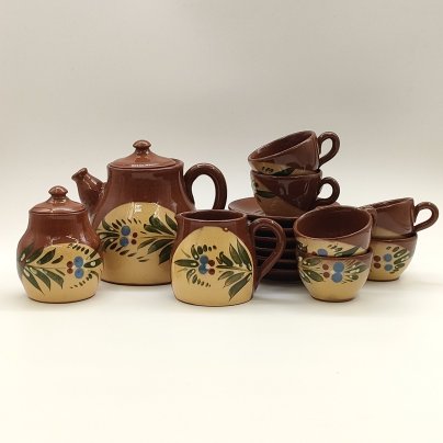 Сервиз чайно-кофейный на 6 персон, украшенный растительным декором