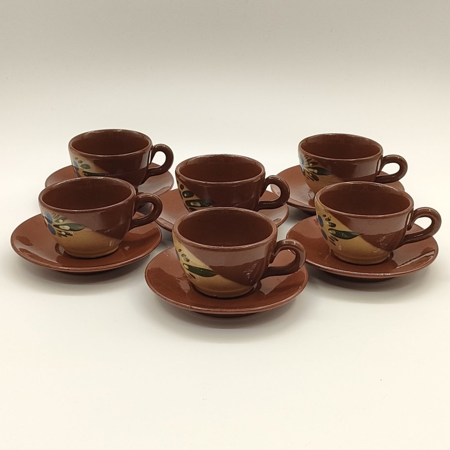 Сервиз чайно-кофейный на 6 персон, украшенный растительным декором