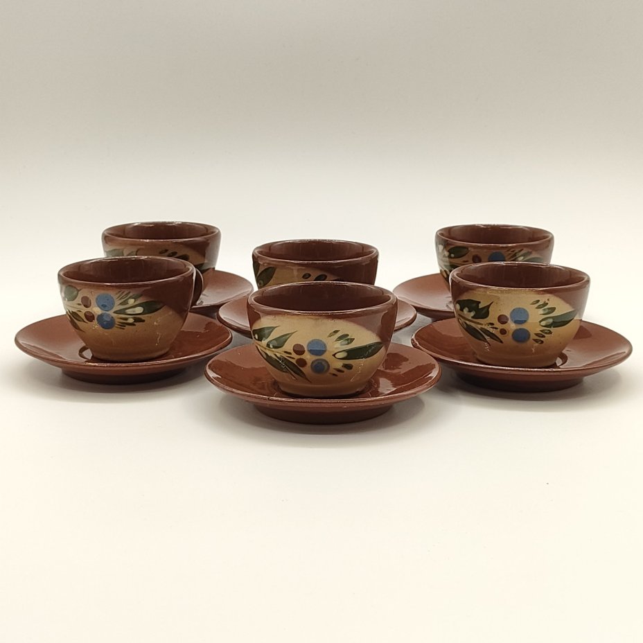 Сервиз чайно-кофейный на 6 персон, украшенный растительным декором
