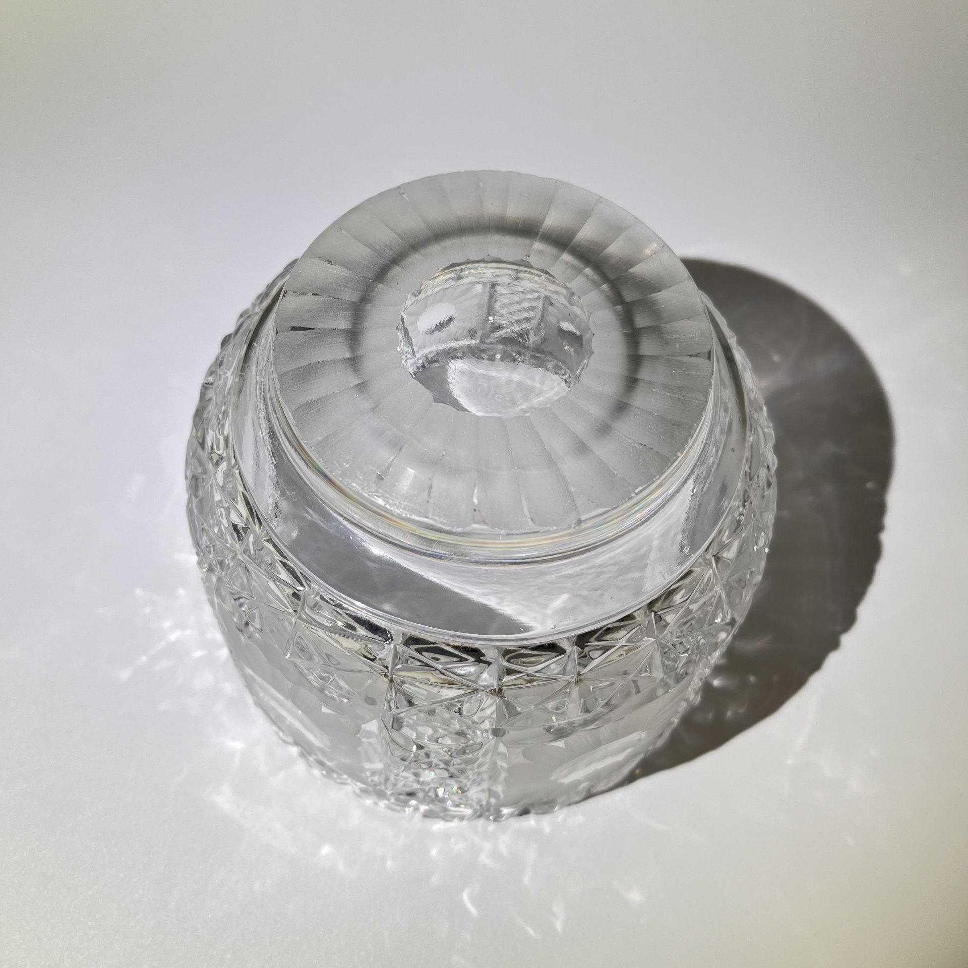 Конфетница с цветочным и геометрическим резным декором, хрусталь, СССР, 1970-1990 гг.