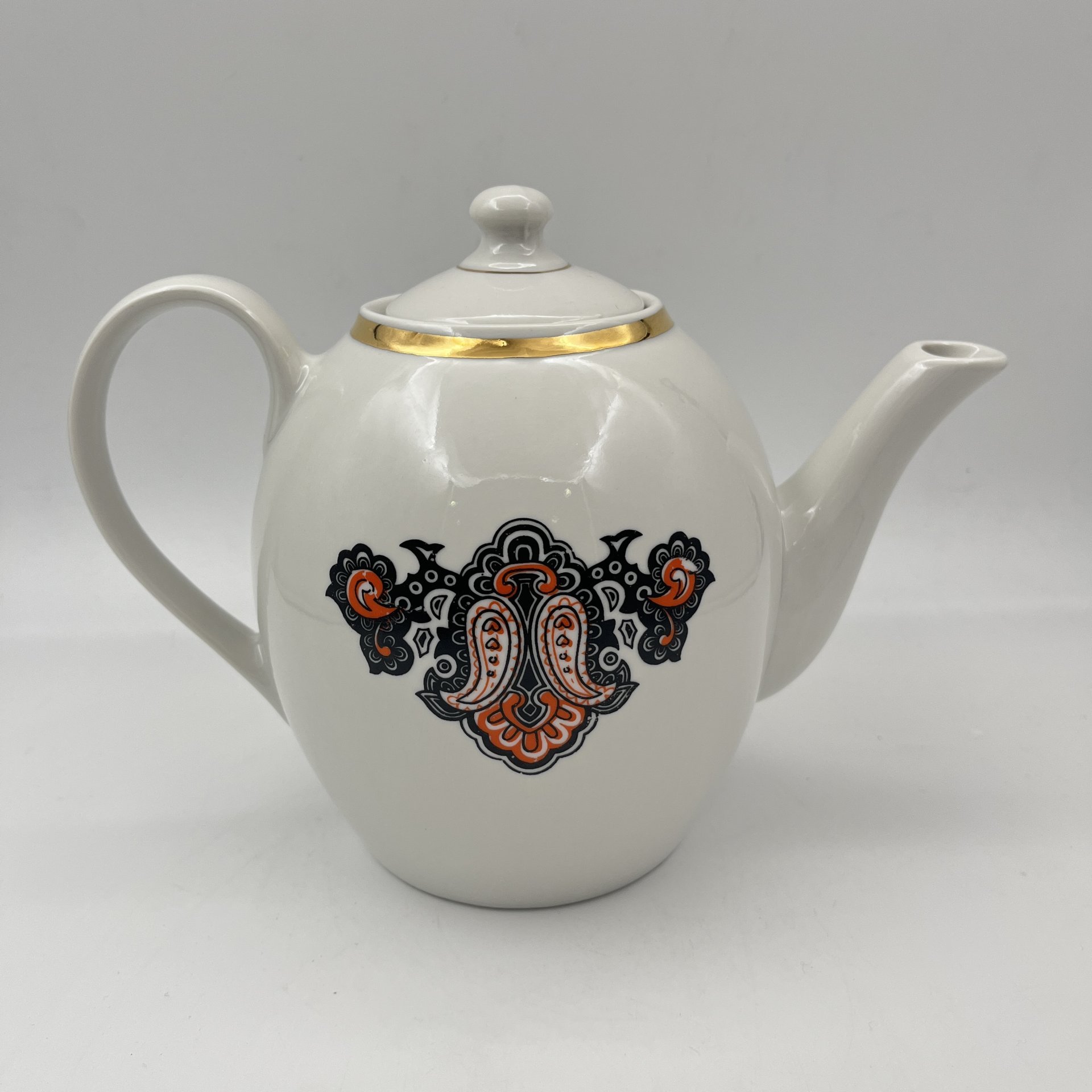 Чайник "Ауструму", фарфор, деколь, золочение, Рижский фарфорово-фаянсовый завод, СССР, 1970-1980 гг.