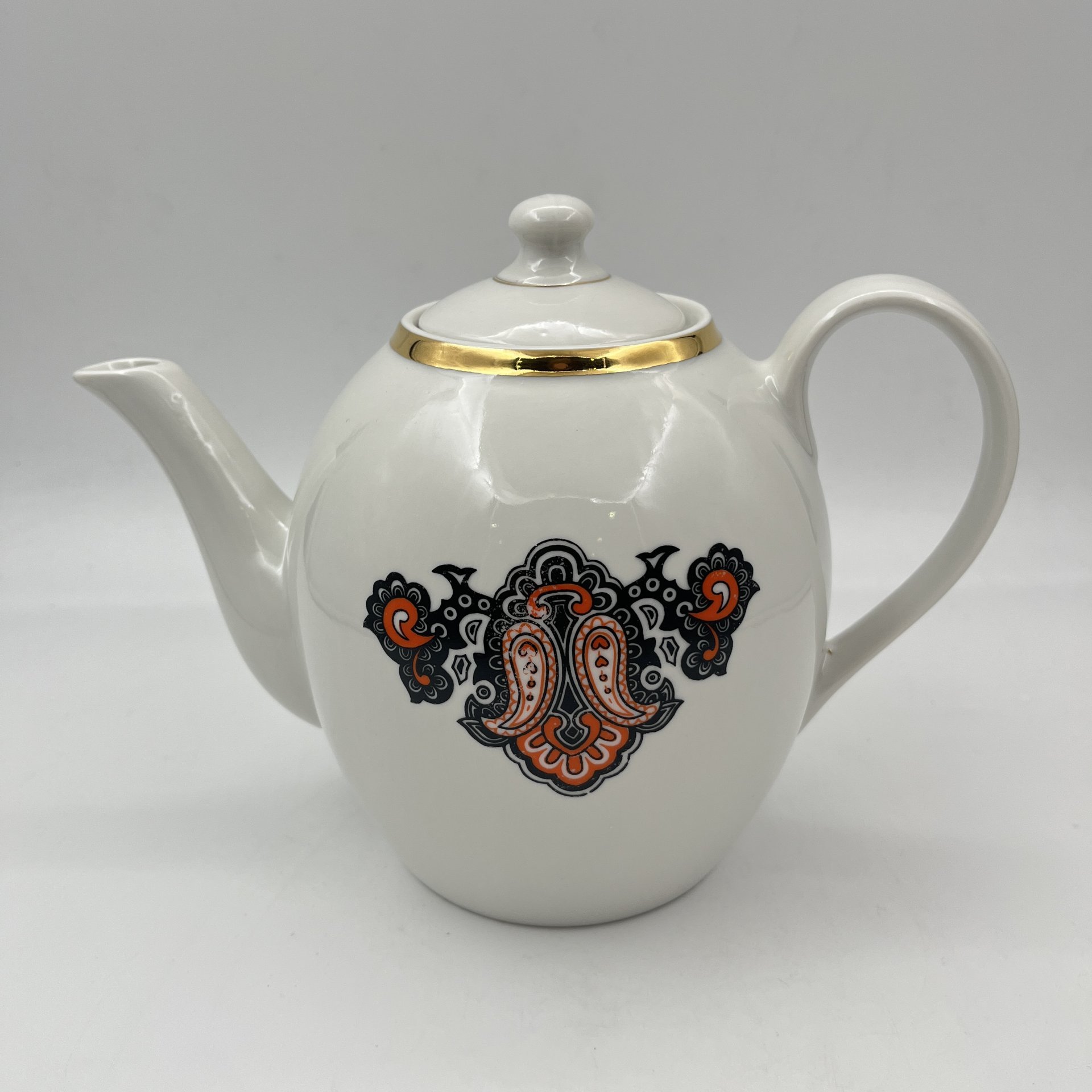 Чайник "Ауструму", фарфор, деколь, золочение, Рижский фарфорово-фаянсовый завод, СССР, 1970-1980 гг.
