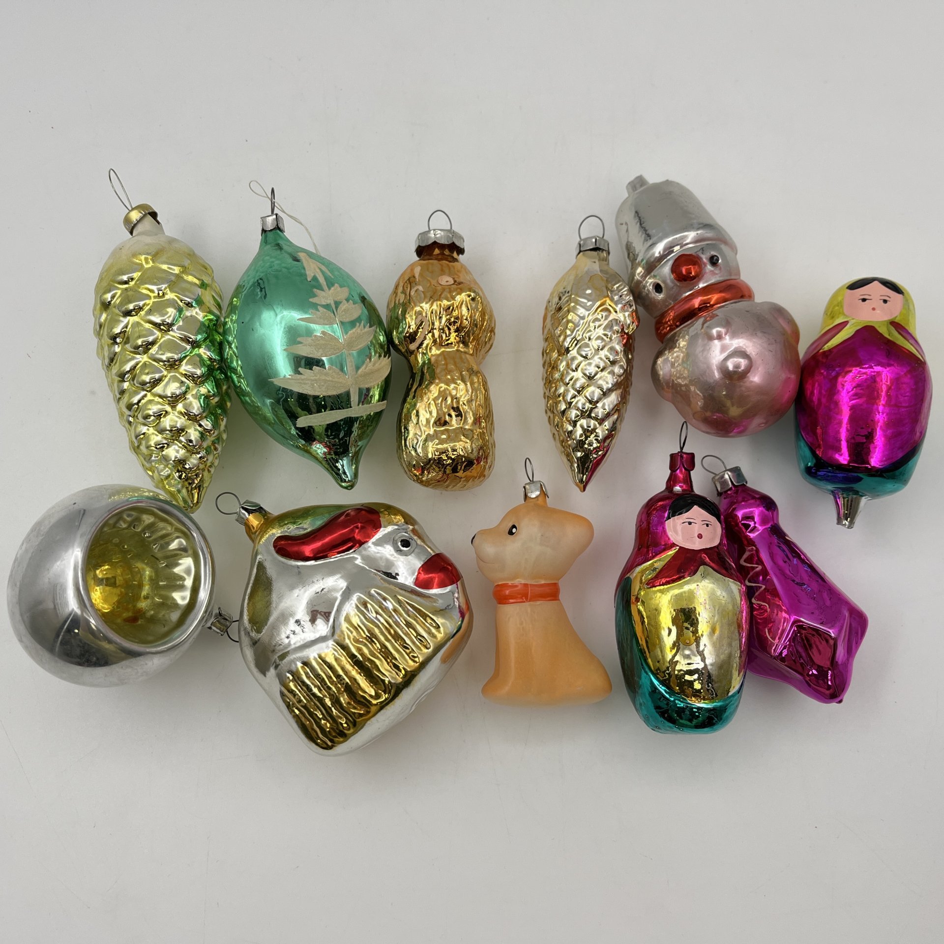 Набор из 27 ёлочных игрушек в оригинальной коробке (в подборе), стекло, краска, металл, картон, Завод стеклянных ёлочных украшений и оптических изделий, г. Москва, СССР, 1960-1990 гг.