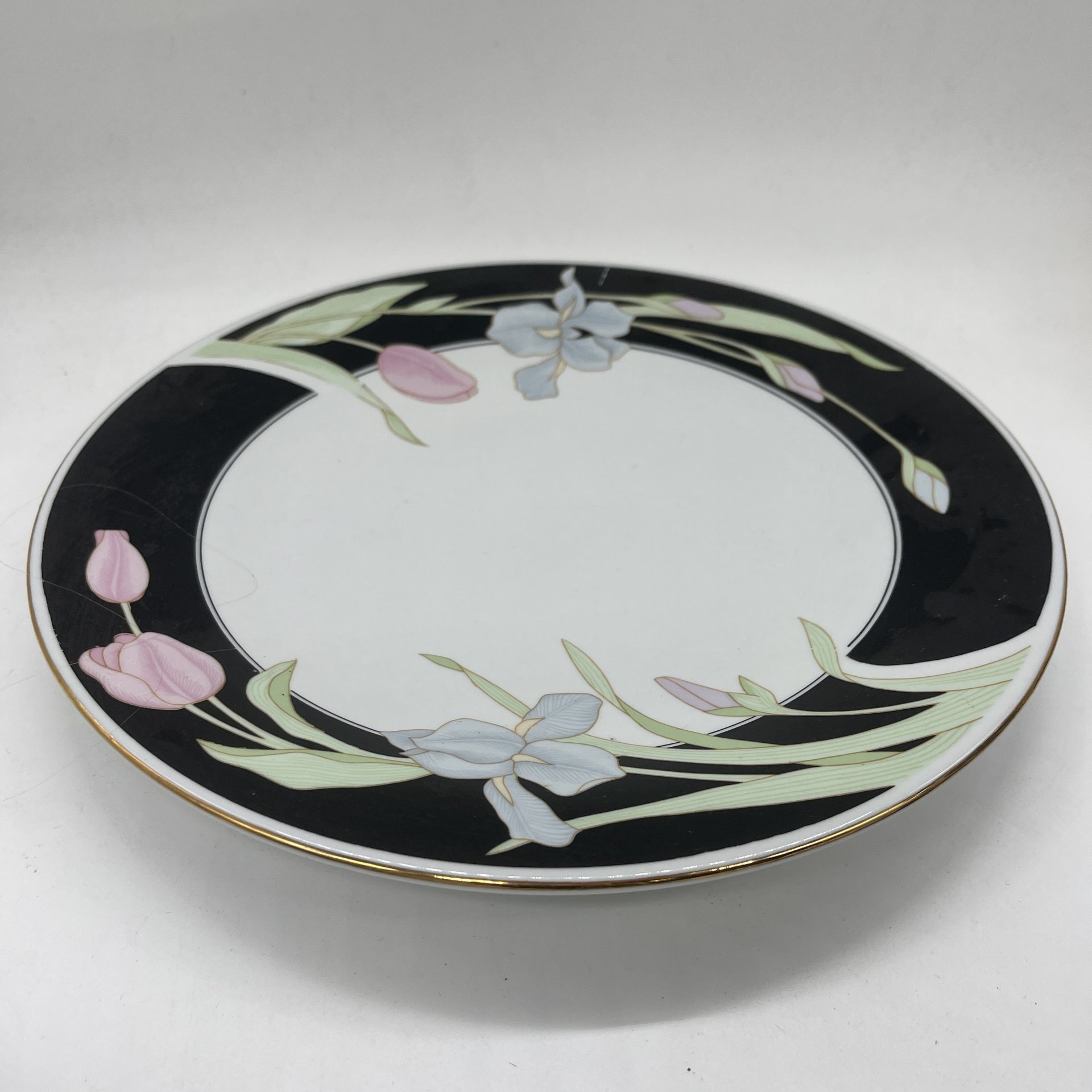 Блюдо круглой формы c растительным декором Fairfield Fine China VANESSA YUNG SHEN