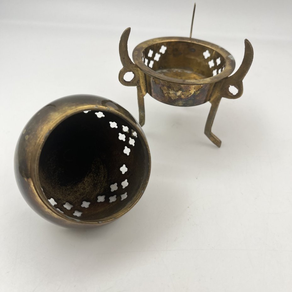 Ароматница для благовоний на трех ножках