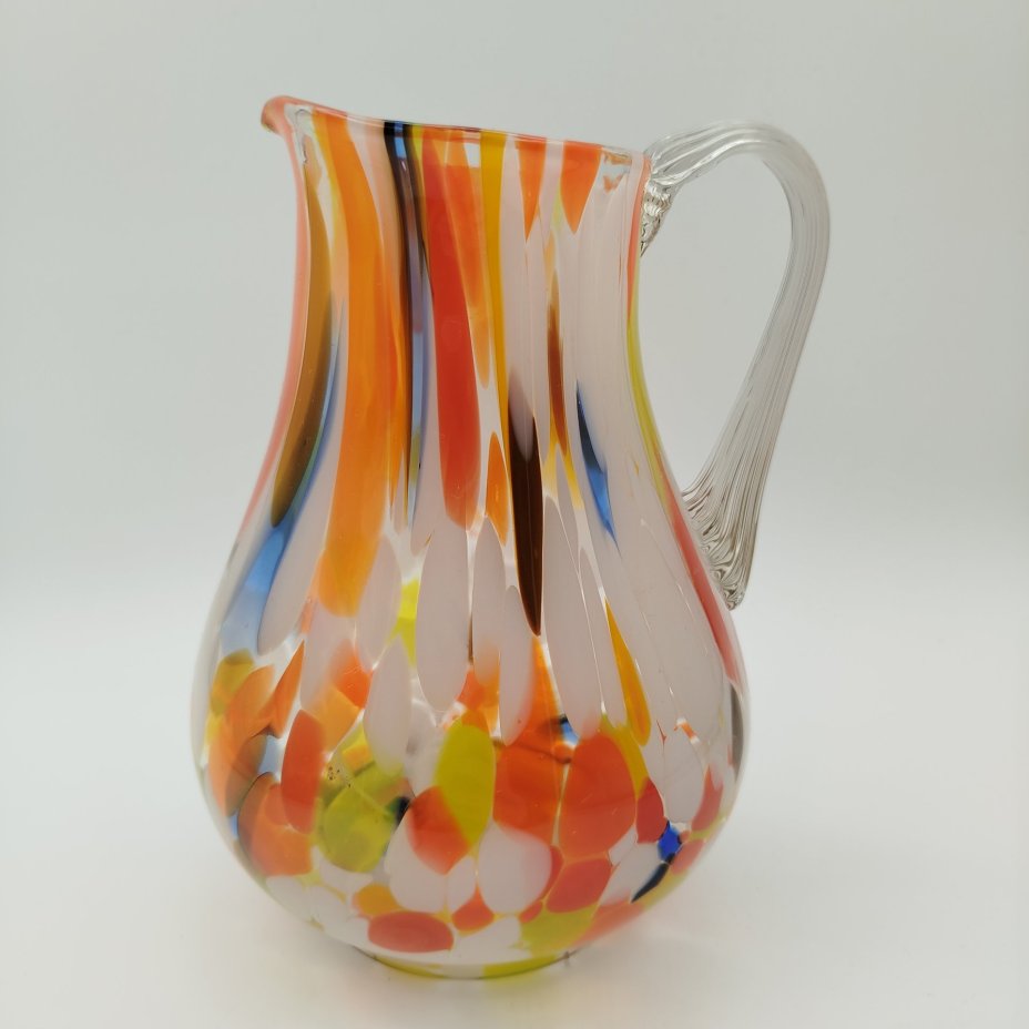 Кувшин с вкраплениями бело-оранжевого оттенка, стекло, гутная техника, СССР, 1970-1990 гг.