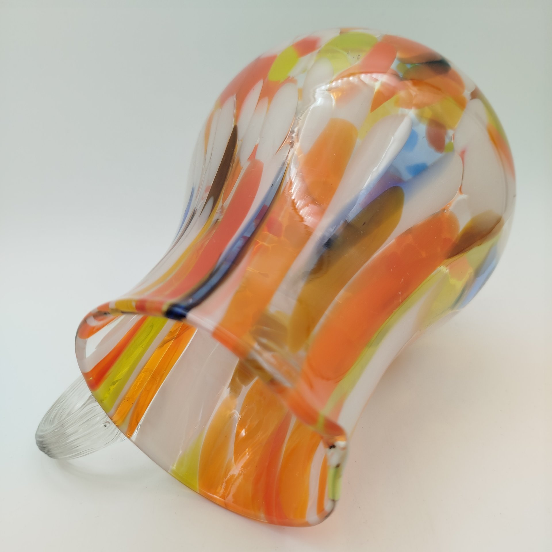 Кувшин с вкраплениями бело-оранжевого оттенка, стекло, гутная техника, СССР, 1970-1990 гг.