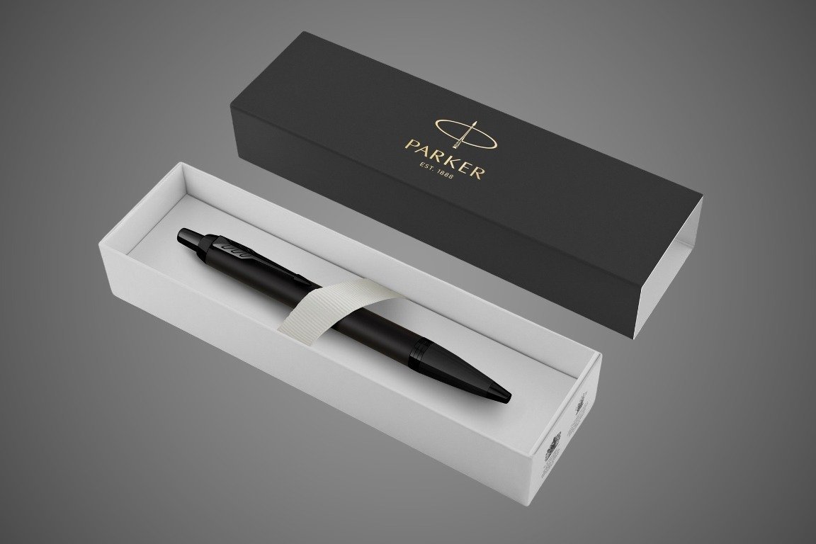 Шариковая ручка Parker IM Achromatic, Black BT, стержень: M, цвет чернил: blue, в подарочной упаковке., Лаки и смолы: лак, латунь