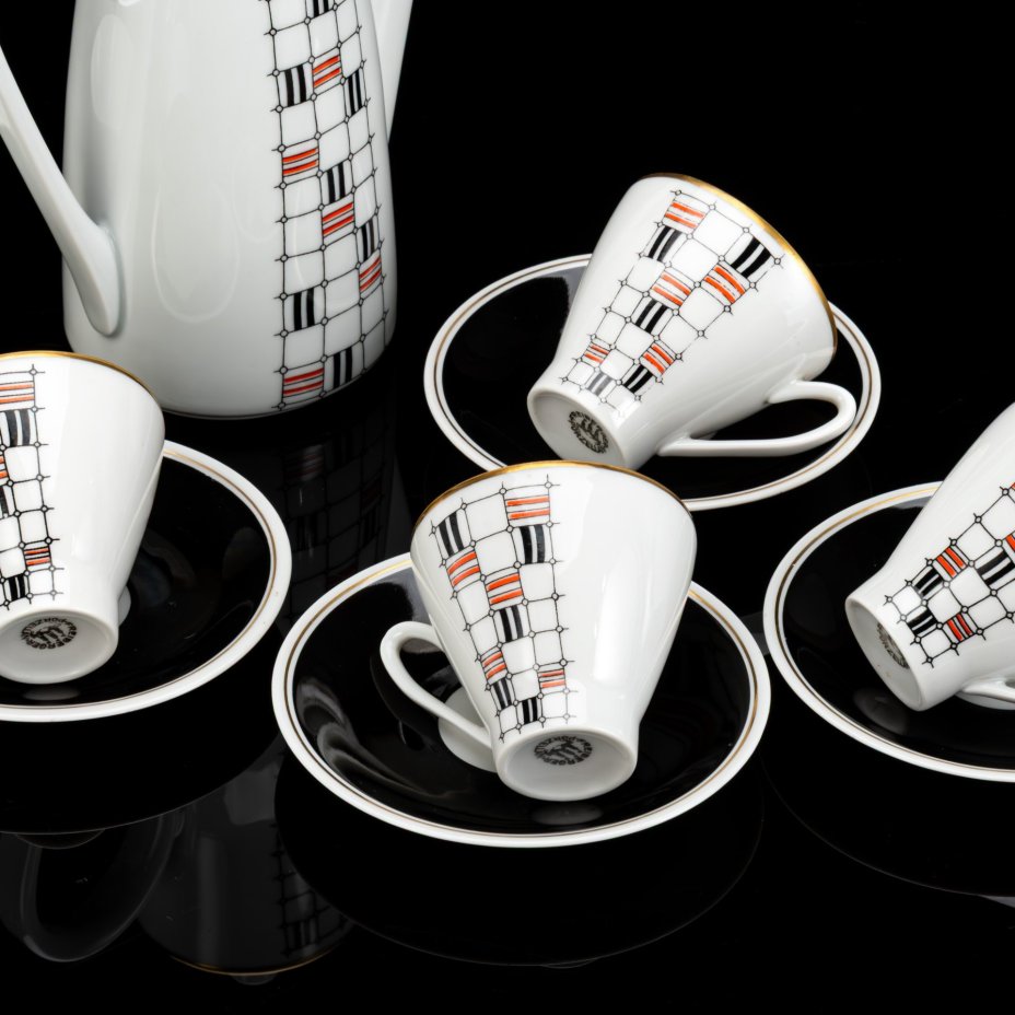 Сервиз кофейный с минималистичным орнаментом на 4 персоны (10 предметов), фарфор, крытье, деколь, золочение, Freiberger Porzellan, ГДР, 1960-1990 гг.