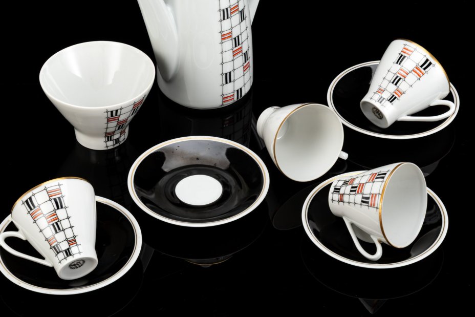 Сервиз кофейный с минималистичным орнаментом на 4 персоны (10 предметов), фарфор, крытье, деколь, золочение, Freiberger Porzellan, ГДР, 1960-1990 гг.