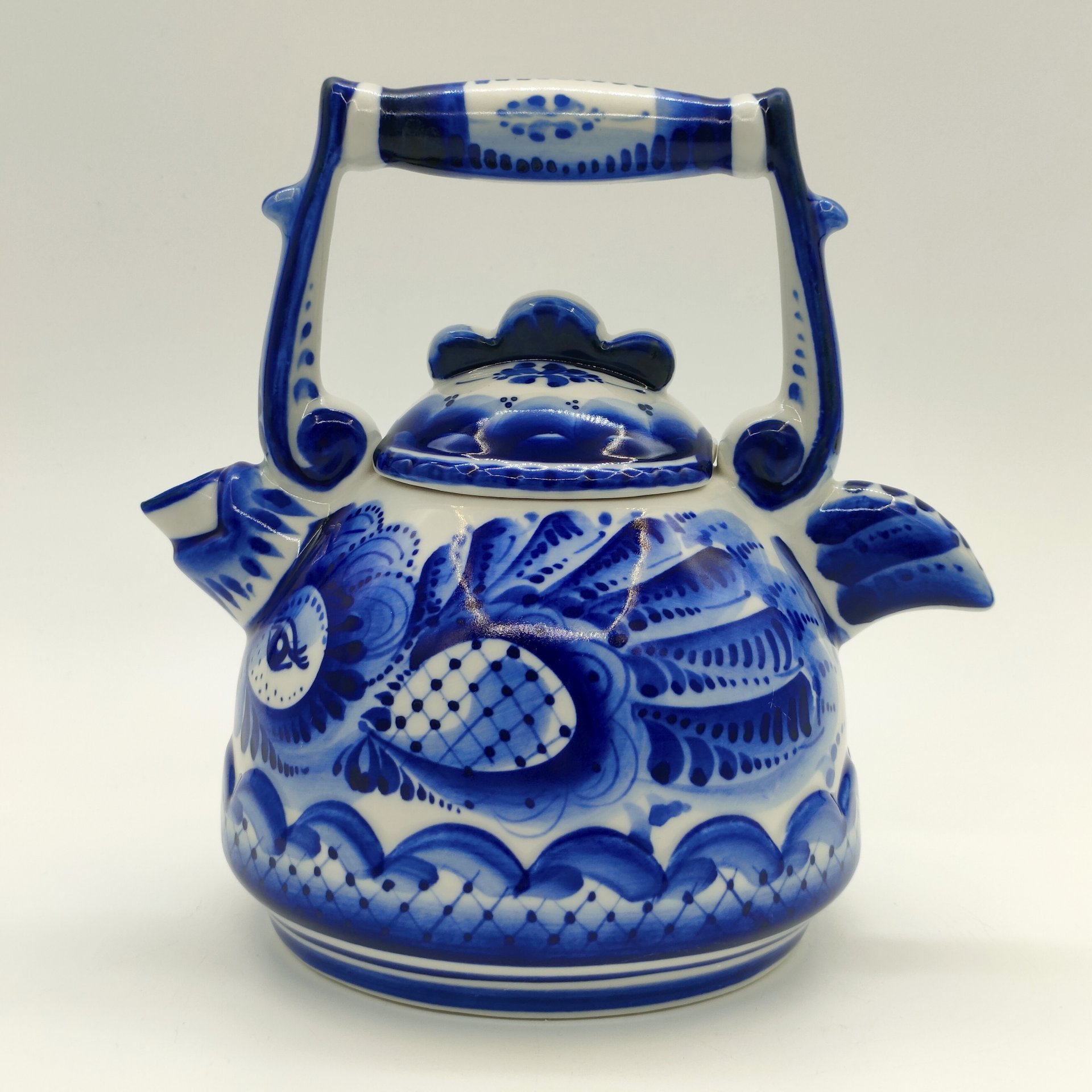 Чайник заварочный "Петушок" с цветочным декором, фарфор, роспись, Шекма-Гжель (Шевлягинский завод специальной керамики), Российская Федерация, 1991-2015 гг.