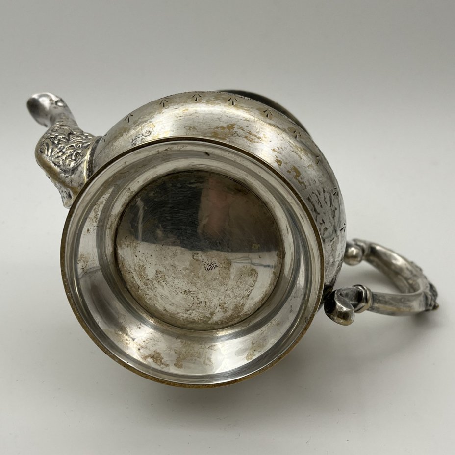 Чайник заварочный в восточном стиле, декорированный флоральными узорами