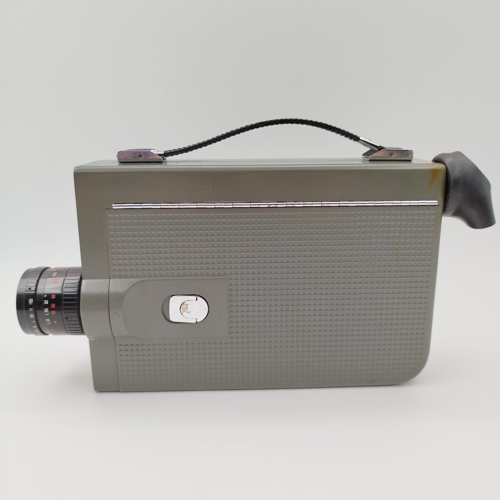 Киносъемочная камера "Киев Альфа 16" в сумке,  Киевский завод автоматики имени Г. И. Петровского