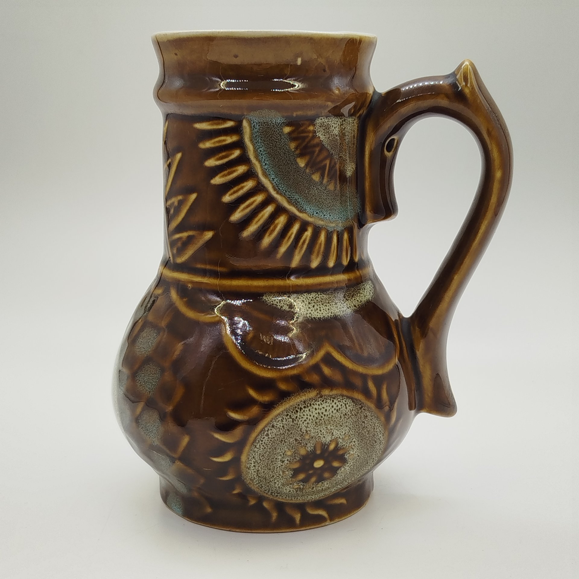 Кувшин с цветочным декором, керамика, глазурь, Московский завод «Изолятор», СССР, 1980-1990 гг.