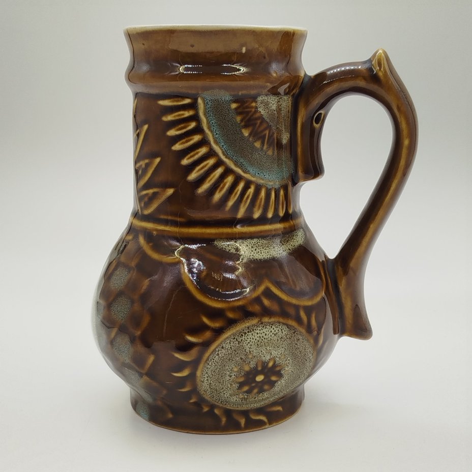 Кувшин с цветочным декором, керамика, глазурь, Московский завод «Изолятор», СССР, 1980-1990 гг.