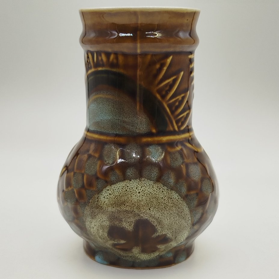 Кувшин с цветочным декором, керамика, глазурь, Московский завод «Изолятор», СССР, 1980-1990 гг.