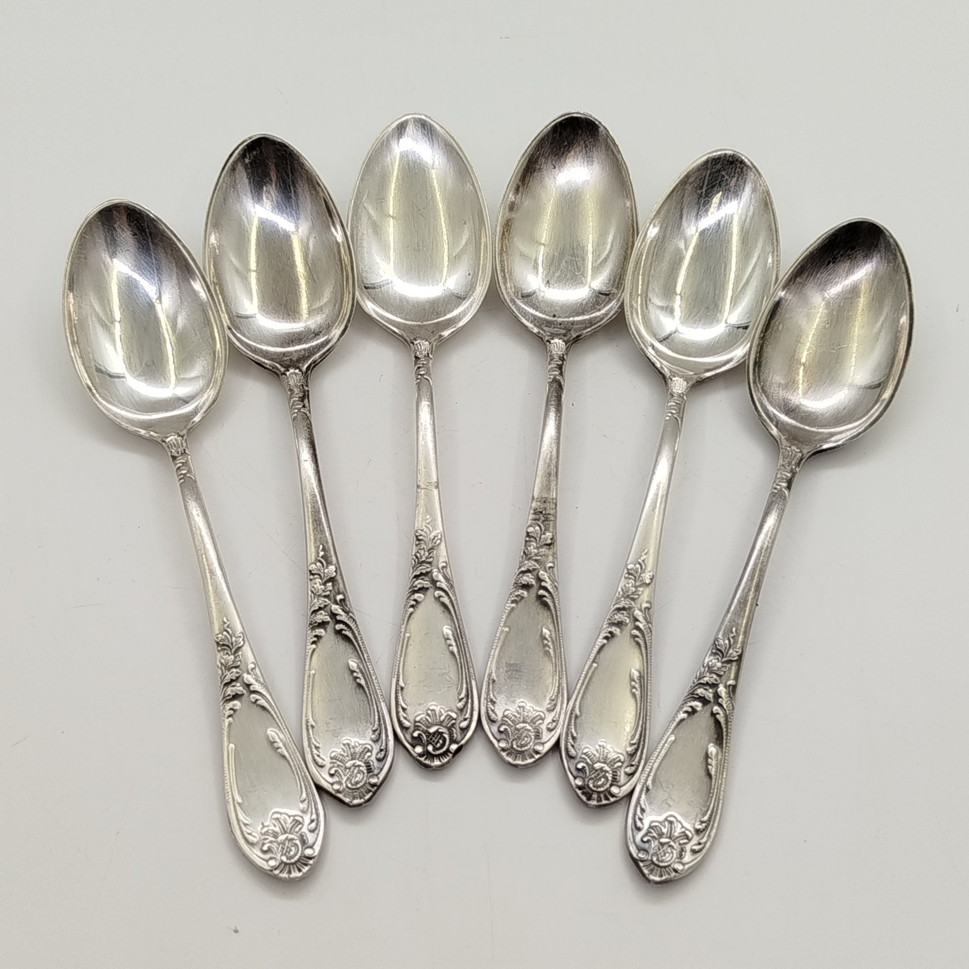 Набор из 6-ти чайных ложек с растительынм декором