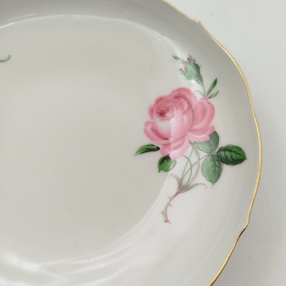 Блюдце "Мейсенская роза", фарфор, роспись, золочение, Meissen (Мейсенский фарфор), Германия, 1956 г.