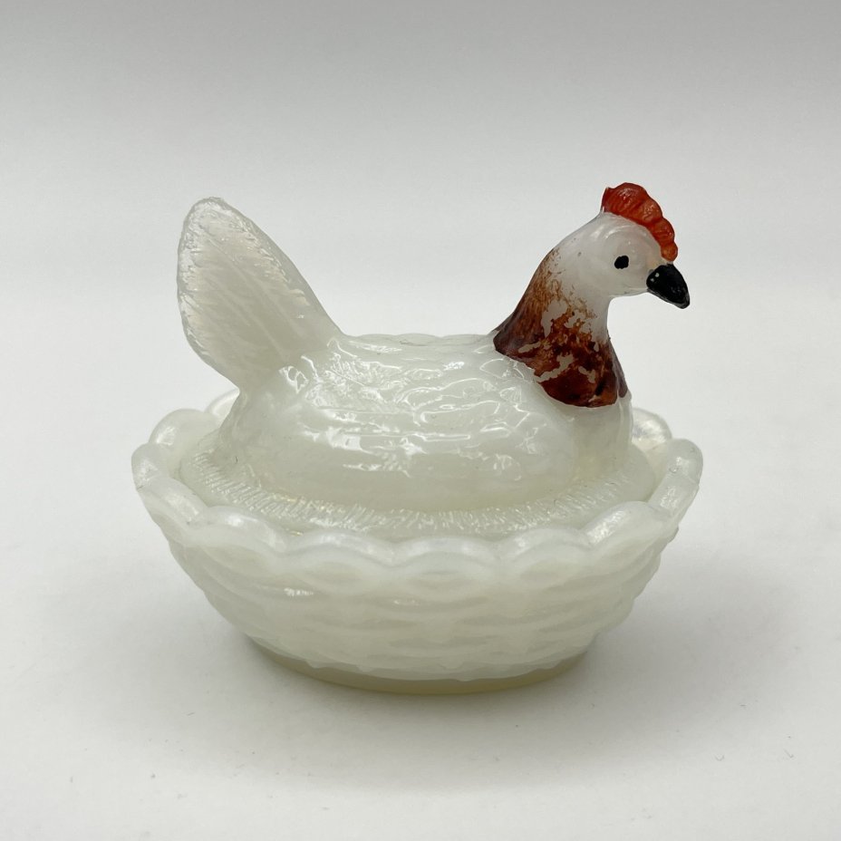 Солонка в форме курицы в гнезде